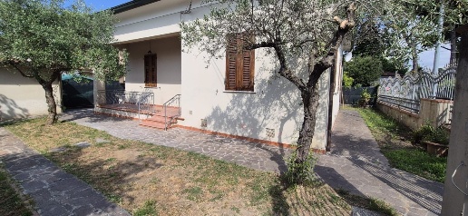 appartamento in affitto a Massa in zona Poveromo