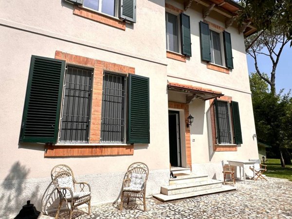 casa indipendente in affitto a Massa in zona Poveromo