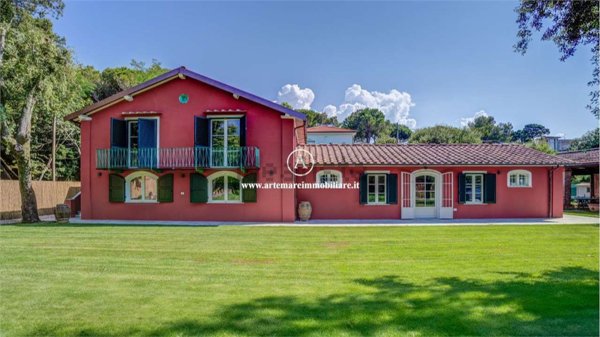 casa semindipendente in affitto a Massa in zona Marina dei Ronchi