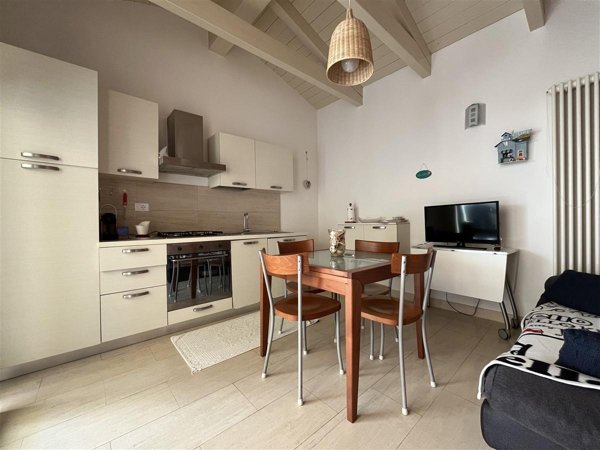 casa indipendente in affitto a Massa in zona Marina di Massa