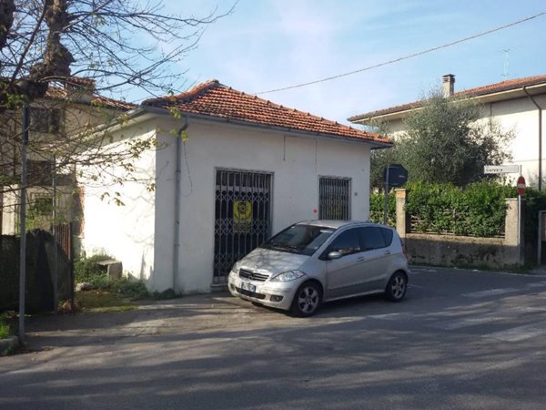 appartamento in affitto a Massa in zona Quercioli