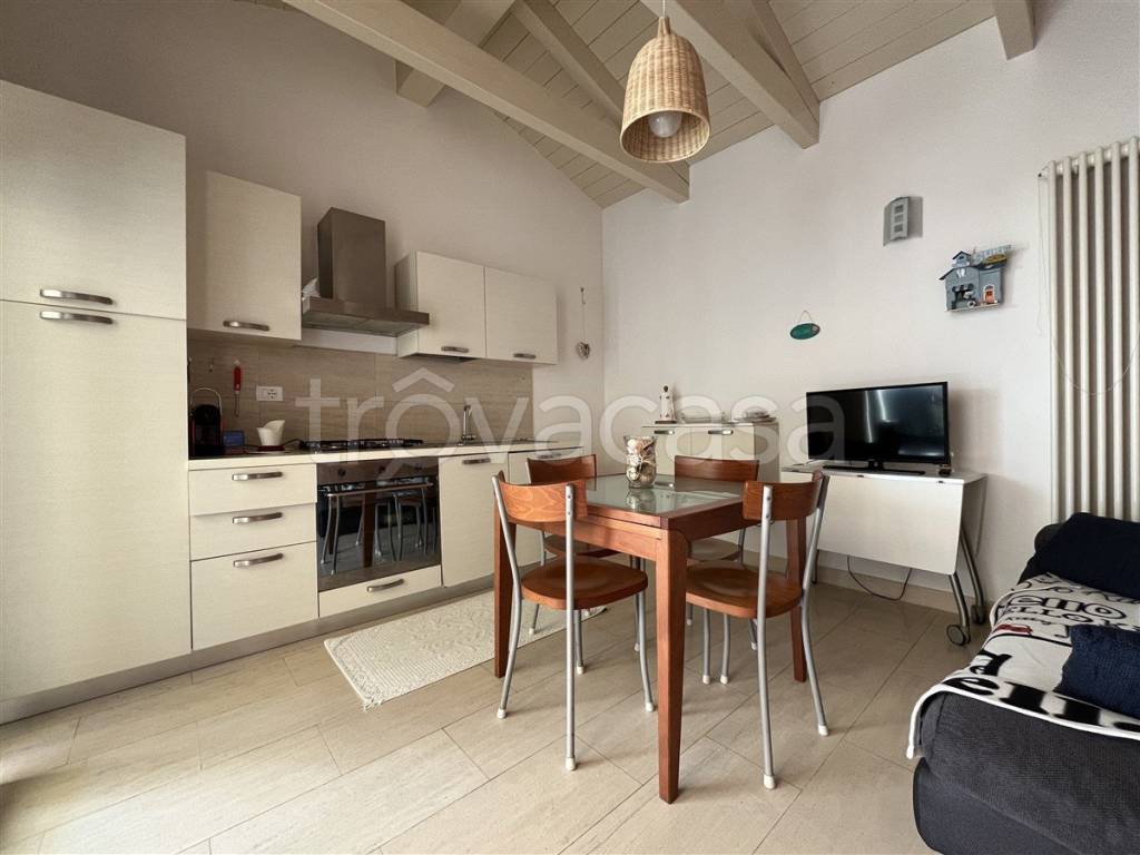 casa semindipendente in vendita a Massa in zona Marina dei Ronchi