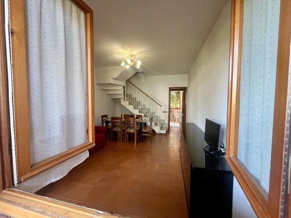 casa indipendente in affitto a Massa in zona Marina dei Ronchi