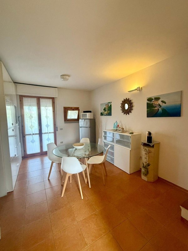 casa indipendente in affitto a Massa in zona Marina dei Ronchi
