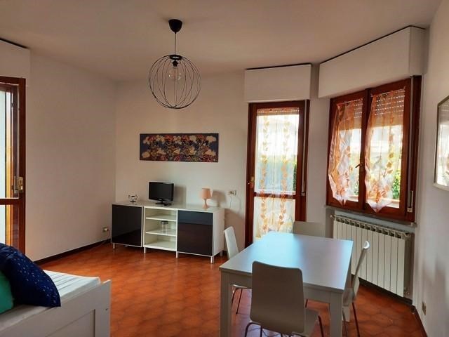 appartamento in affitto a Massa in zona Marina di Massa