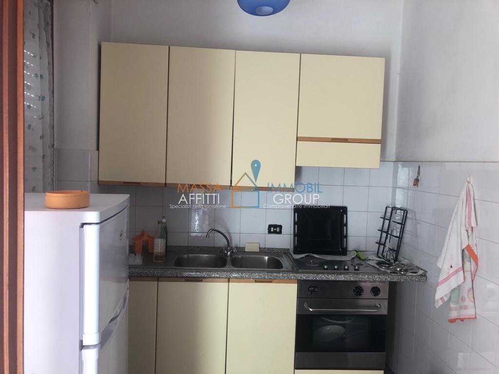 appartamento in affitto a Massa in zona Marina di Massa