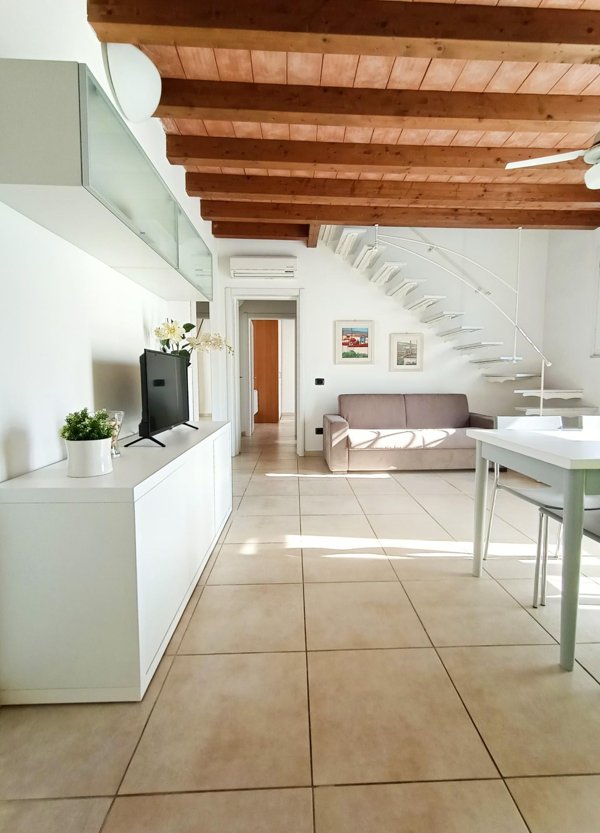 casa indipendente in affitto a Massa in zona Marina di Massa