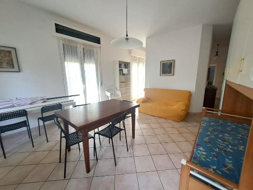 appartamento in affitto a Massa in zona Marina di Massa