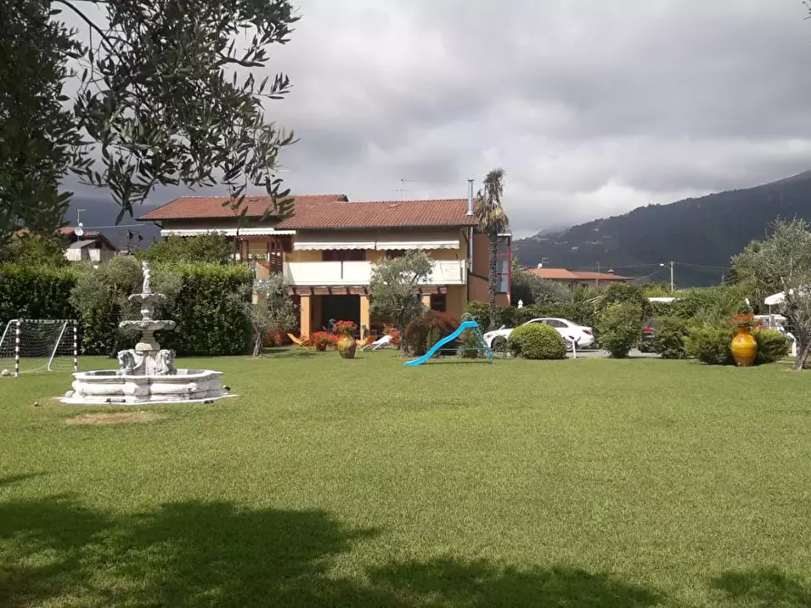 casa indipendente in affitto a Massa in zona Marina dei Ronchi