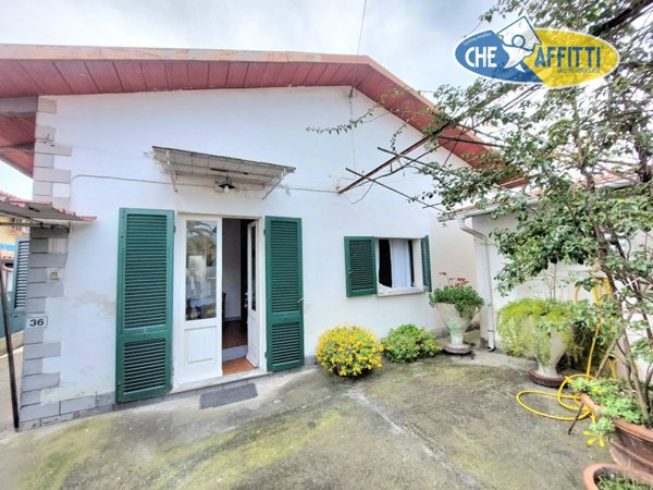 appartamento in affitto a Massa in zona Marina di Massa