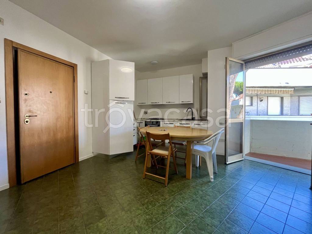 appartamento in affitto a Massa in zona Marina di Massa