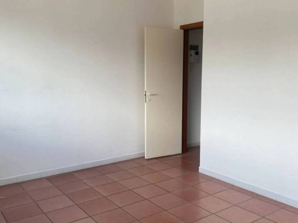 ufficio in affitto a Massa in zona Castagnola