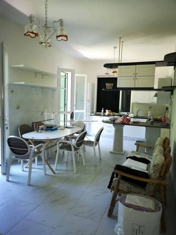 casa indipendente in affitto a Massa in zona Poveromo