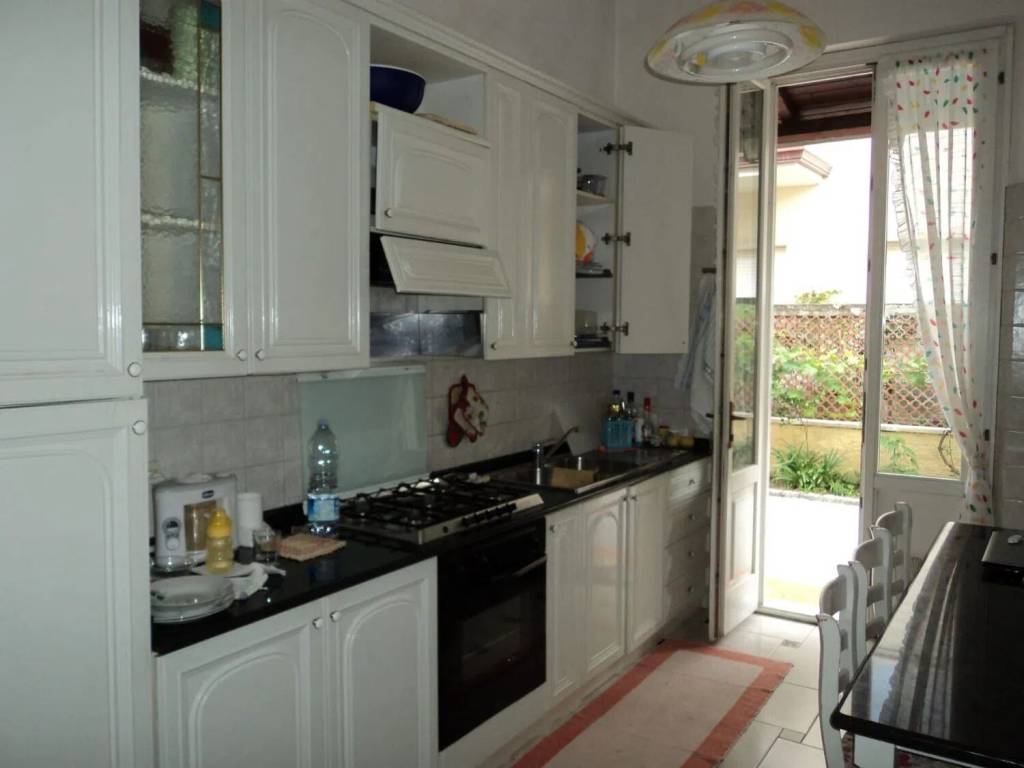 appartamento in affitto a Massa in zona Marina di Massa