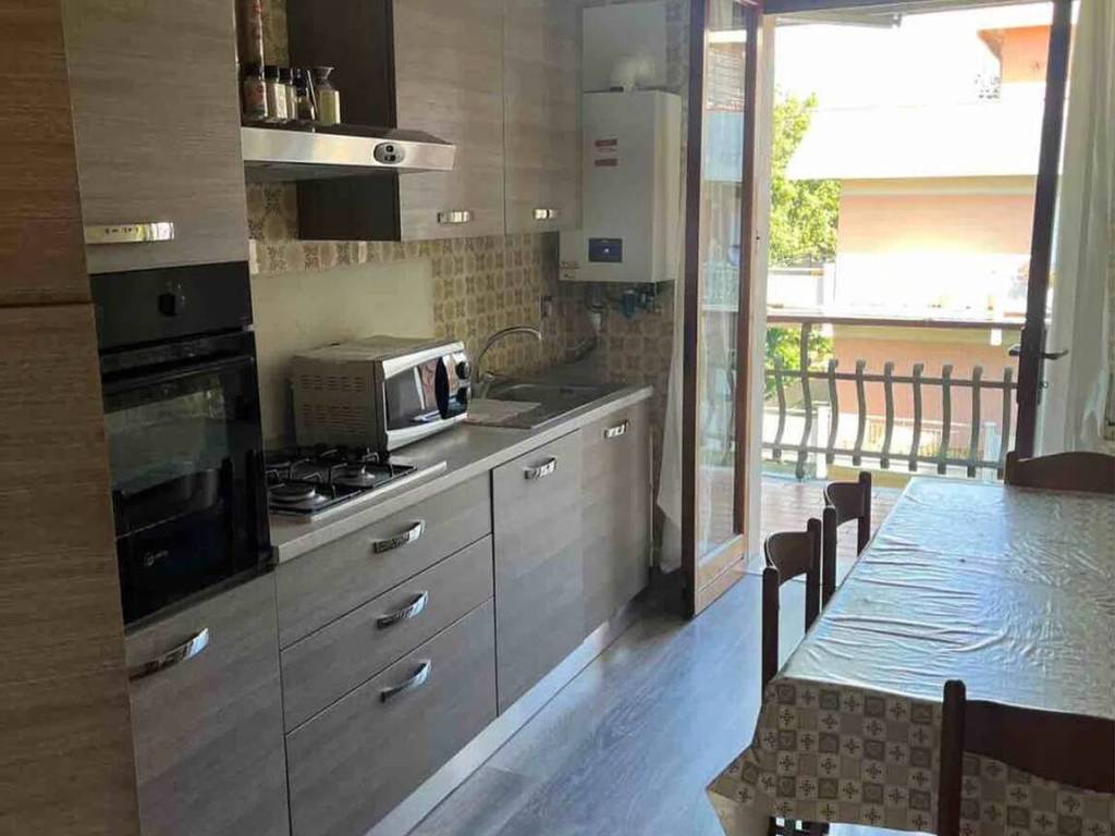 appartamento in affitto a Massa in zona Marina di Massa