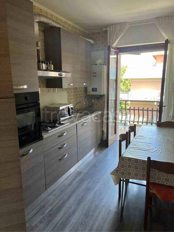 appartamento in affitto a Massa in zona Marina di Massa