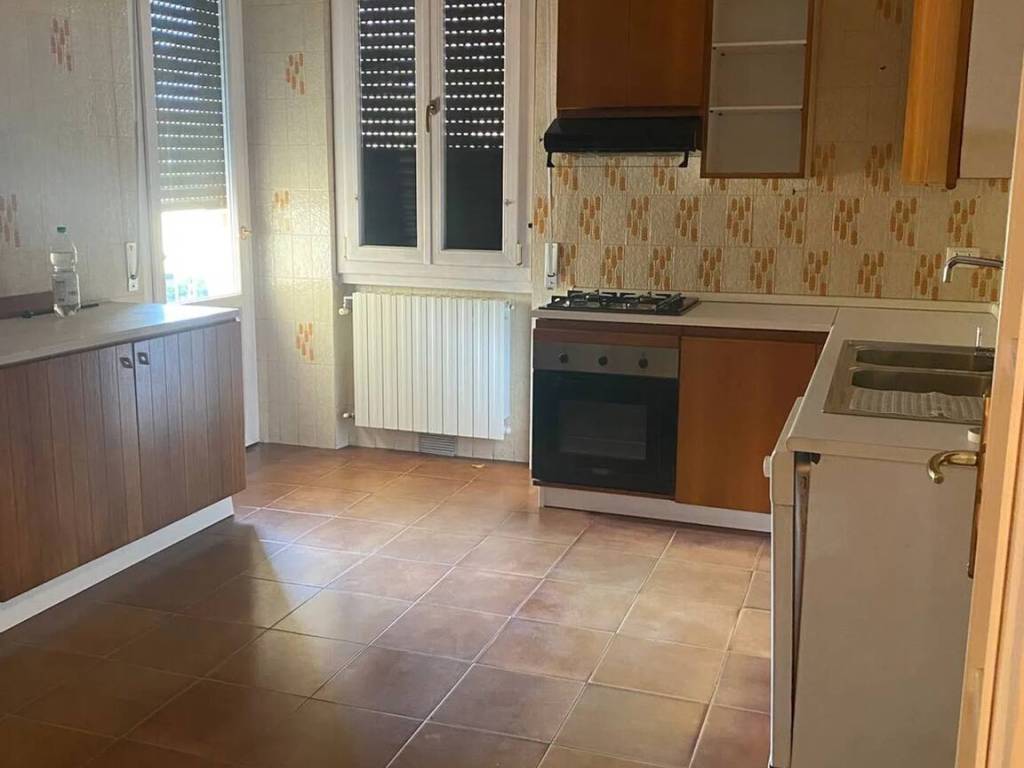 appartamento in affitto a Massa in zona Marina di Massa