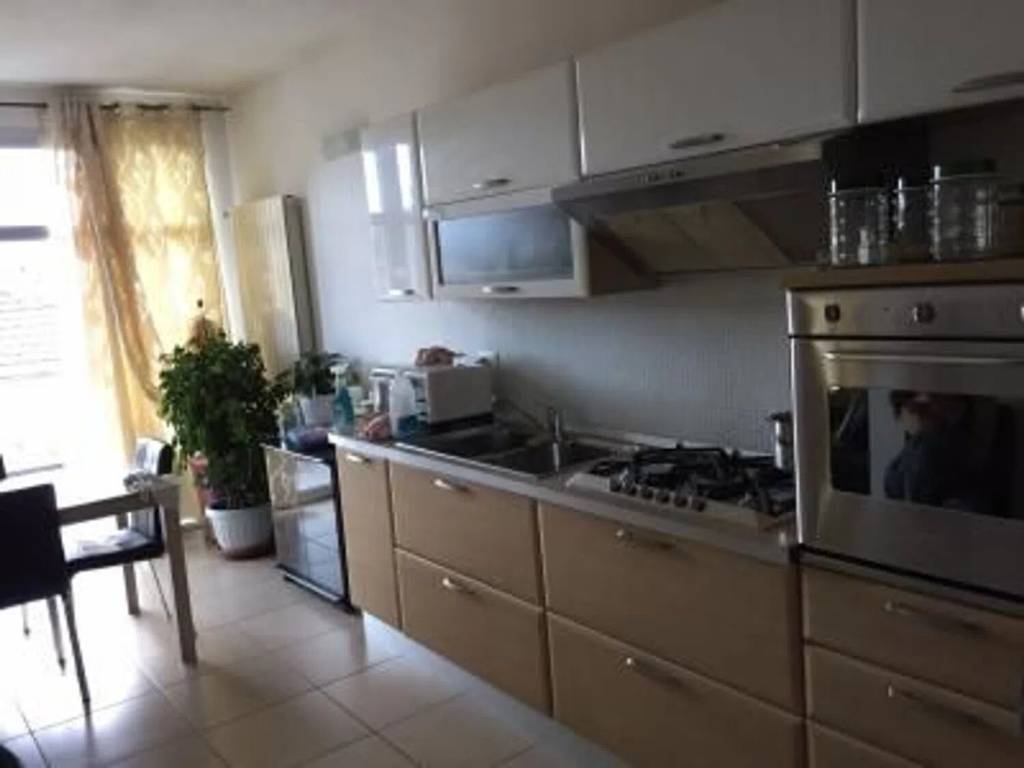 appartamento in affitto a Massa in zona Marina di Massa
