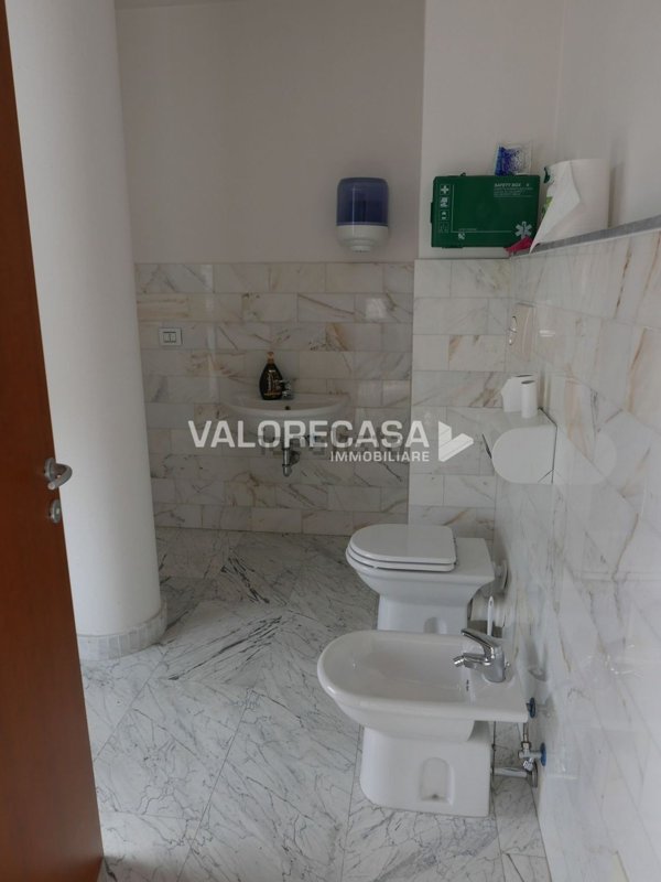 ufficio in affitto a Massa