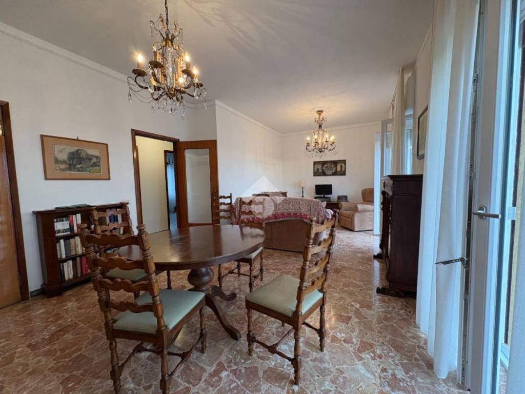 appartamento in affitto a Massa in zona Centro Storico