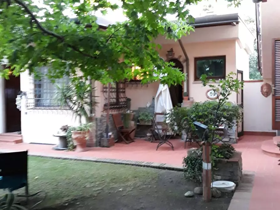 casa indipendente in affitto a Massa in zona Marina di Massa