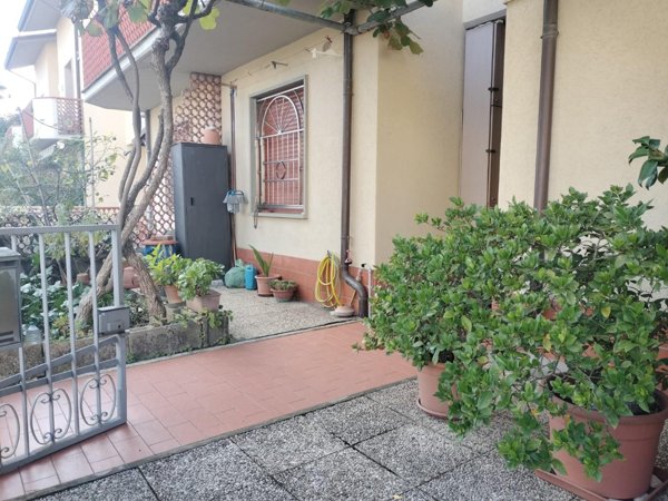 appartamento in affitto a Massa in zona Marina di Massa