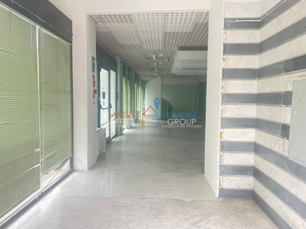 locale commerciale in affitto a Massa