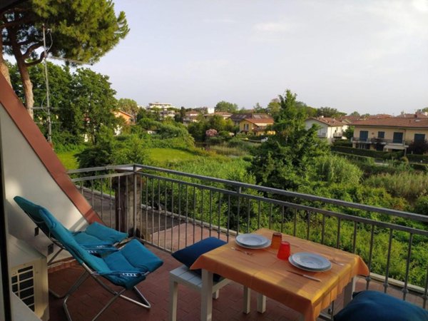 appartamento in affitto a Massa in zona Marina di Massa