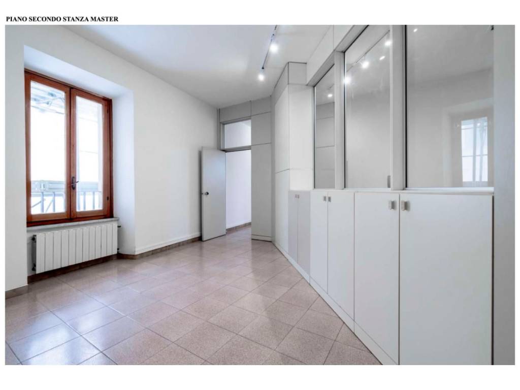 ufficio in affitto a Massa