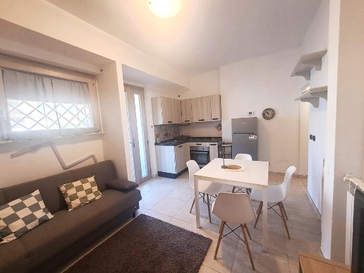 appartamento in affitto a Massa in zona Marina di Massa