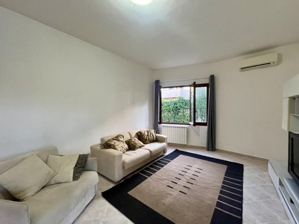 casa indipendente in affitto a Massa in zona Poveromo