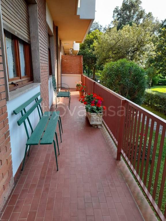 appartamento in affitto a Massa in zona Marina di Massa