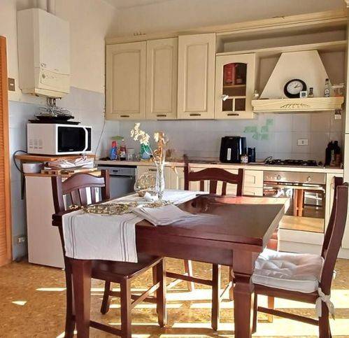 casa indipendente in affitto a Massa