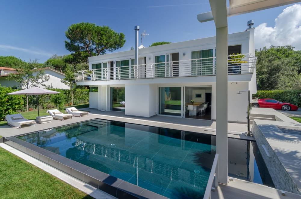 casa indipendente in affitto a Massa in zona Marina di Massa