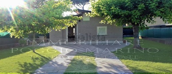 casa indipendente in affitto a Massa in zona Poveromo