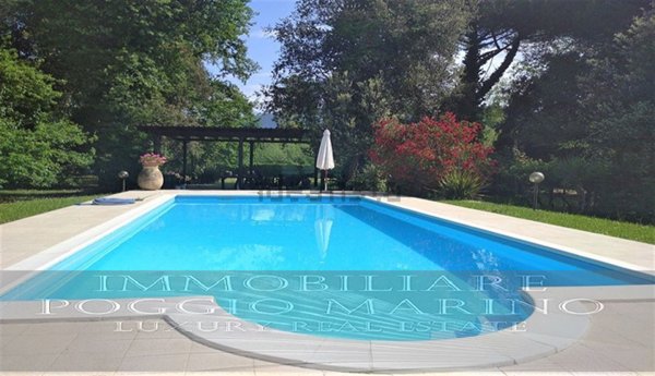 casa indipendente in affitto a Massa in zona Marina dei Ronchi