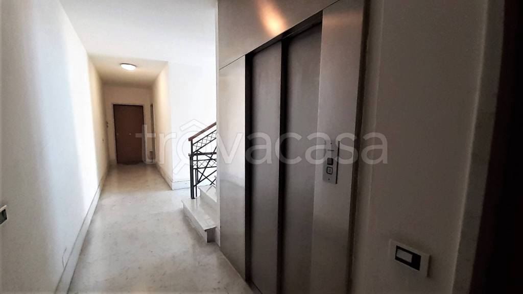 appartamento in affitto a Massa in zona Poveromo