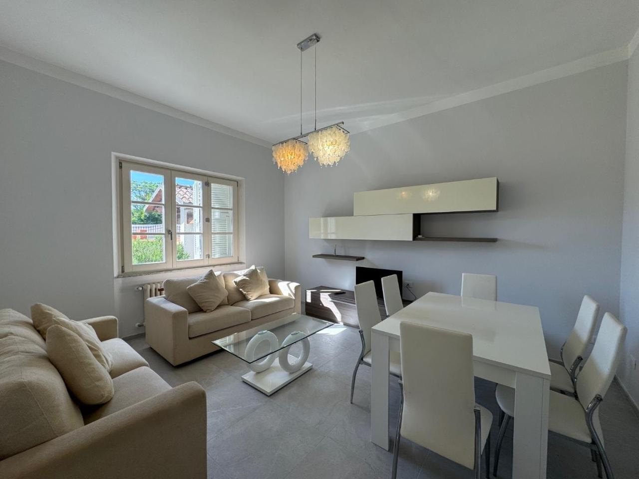 appartamento in affitto a Massa in zona Marina di Massa