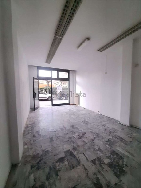 negozio in affitto a Massa in zona Centro Storico