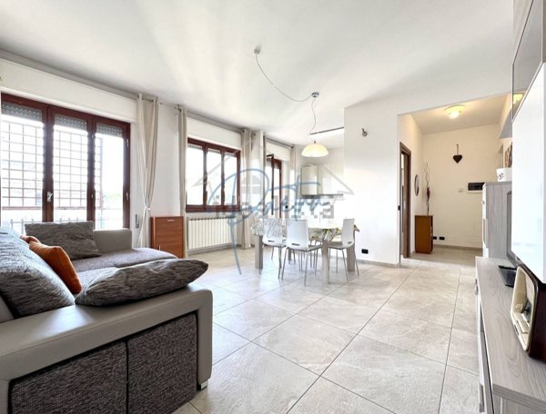 appartamento in affitto a Massa in zona Marina dei Ronchi