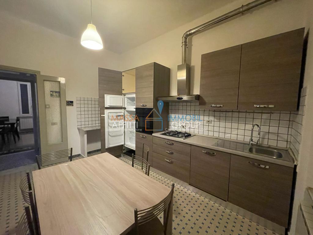 casa indipendente in affitto a Massa in zona Marina di Massa