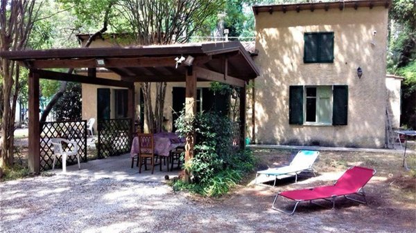 casa indipendente in affitto a Massa in zona Marina dei Ronchi