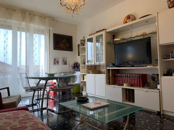 appartamento in affitto a Massa in zona Marina di Massa