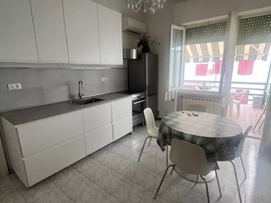 appartamento in affitto a Massa in zona Marina di Massa