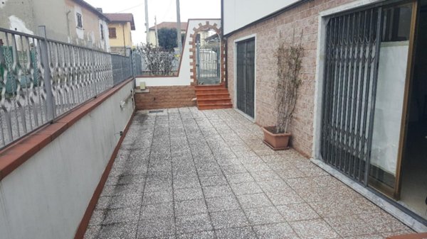 appartamento in affitto a Massa