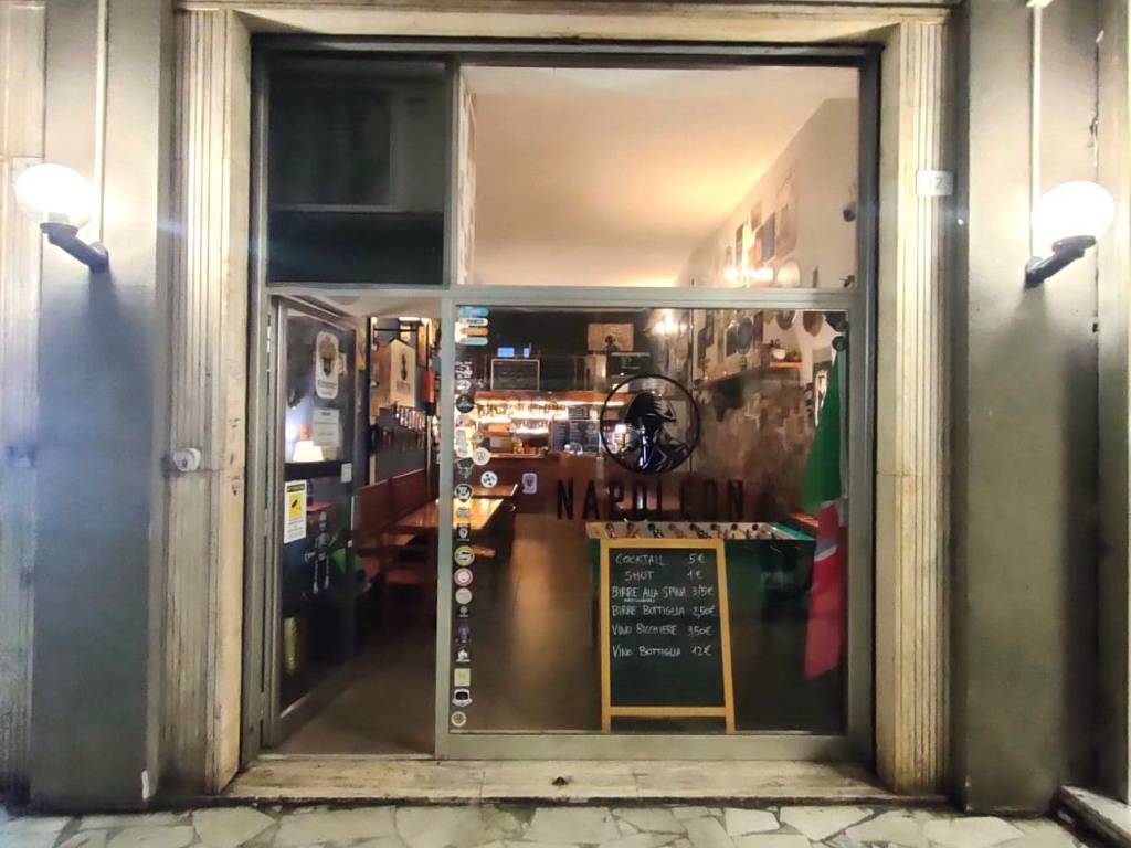 negozio in affitto a Massa