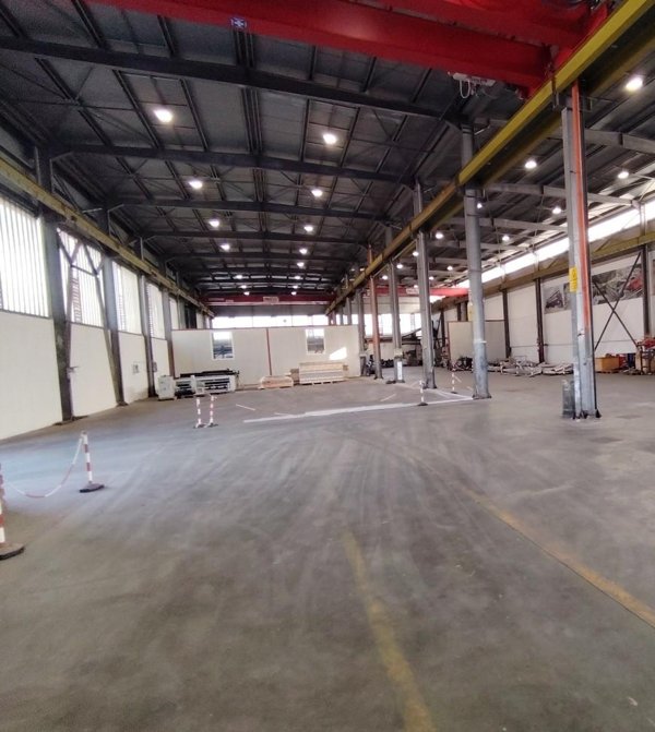 capannone in affitto a Massa