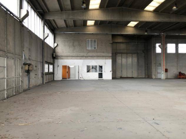 locale commerciale in affitto a Massa in zona Castagnola