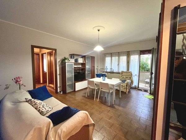 appartamento in affitto a Massa in zona Marina di Massa