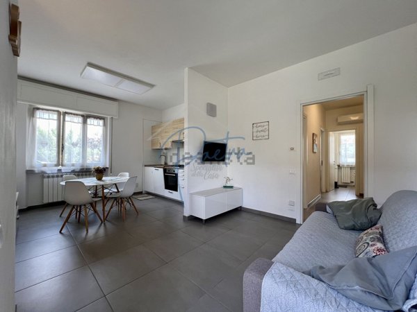 appartamento in affitto a Massa in zona Marina di Massa